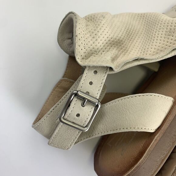 Miz Mooz Fifi Leather Ankle Strap Sandals Studs Gladiator Flat Cream 41 9.5 Wide - Picture 9 of 13